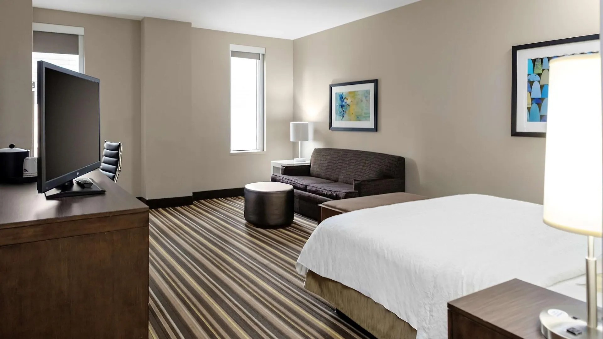 Hampton Inn & Suites Denver Downtown Convention Center 3*,