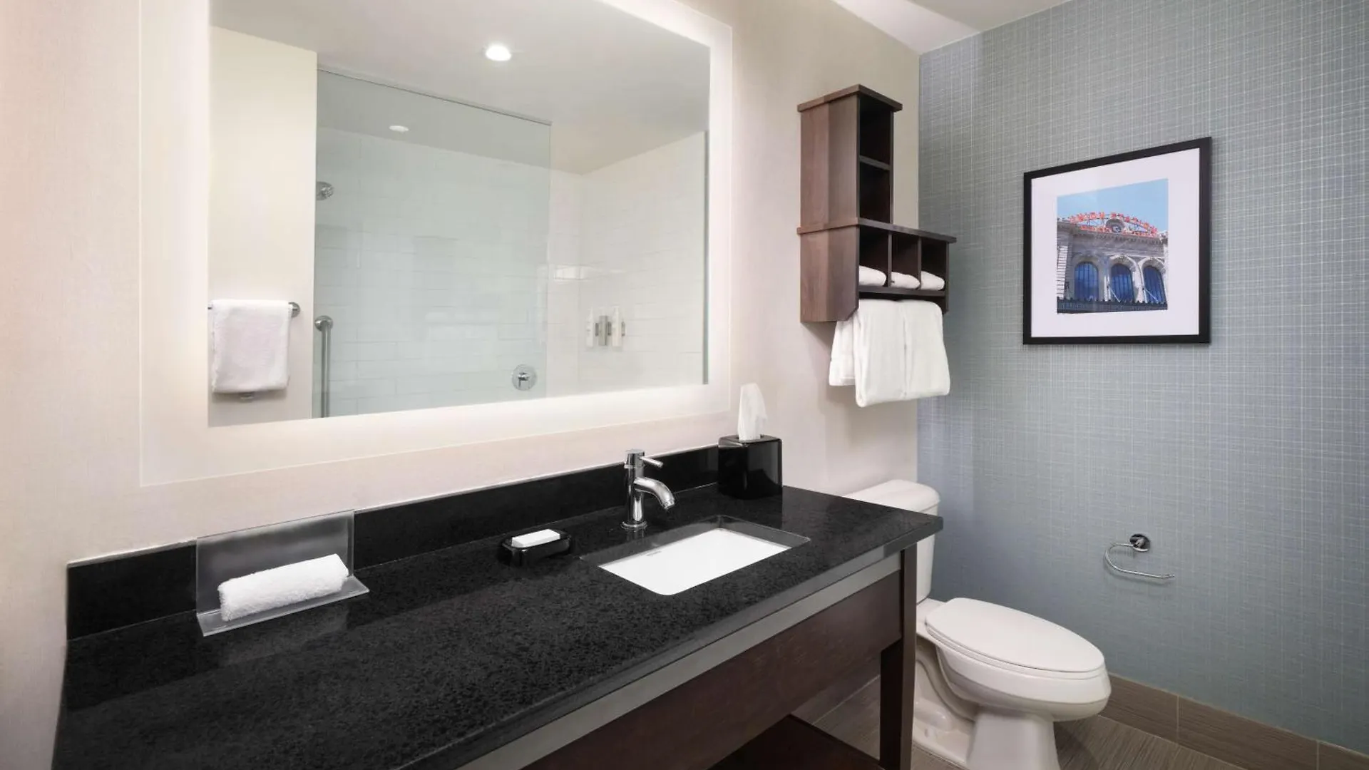 Hampton Inn & Suites Denver Downtown Convention Center Hotel